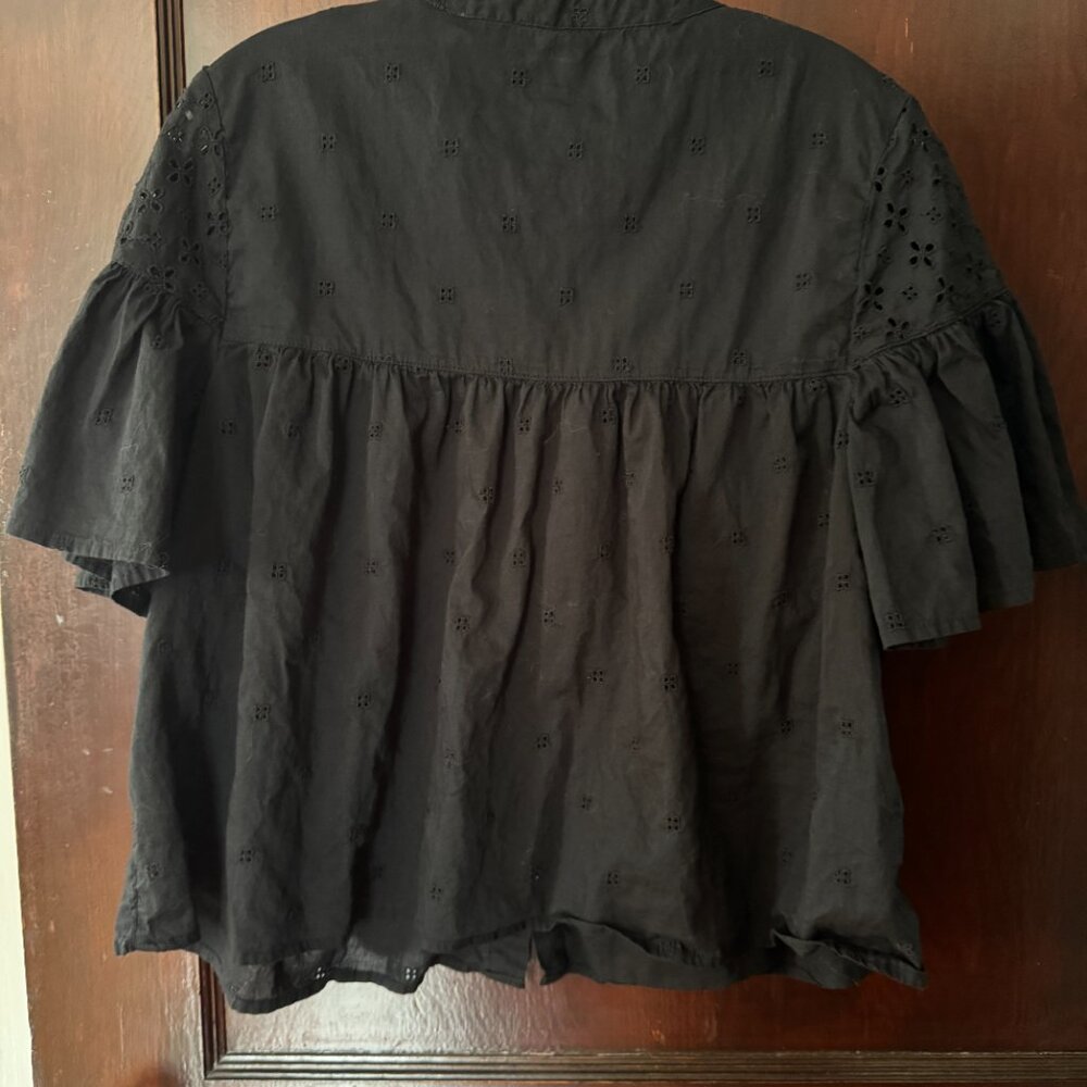 GAP eyelet flutter sleeve blouse - Picture 5 of 5